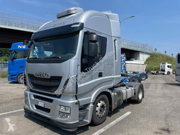 Влекач Iveco