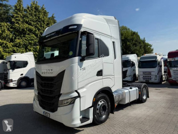 Traktor Iveco