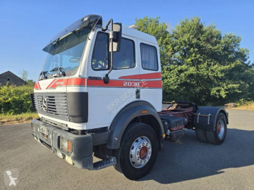 Влекач Mercedes SK 2038