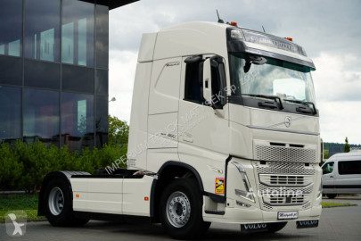 Влекач Volvo