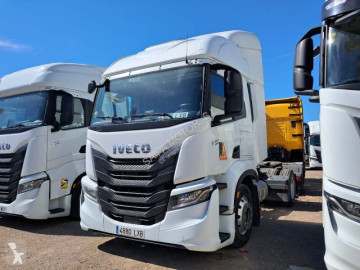 Влекач Iveco S-WAY 460