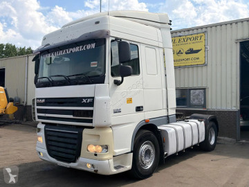 Влекач DAF XF105 105460 Tractor - Manual Gearbox - Steel/Air - Airconditioning - Sleeping Cabine - 2 Fuel Tanks - Full Spoilers - Good Condit