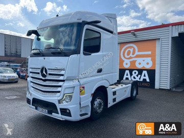 Mercedes tractor unit