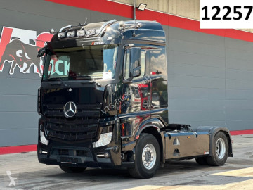 جرار Mercedes