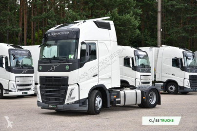 جرار Volvo