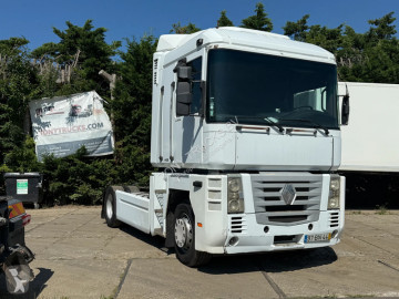 RenaultMagnum