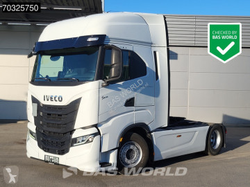 Влекач Iveco