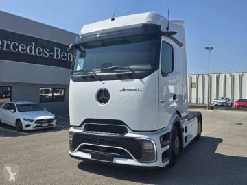 Влекач Mercedes нови