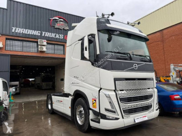 Cabeza tractora Volvo