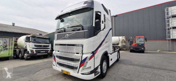 Влекач Volvo FH 500