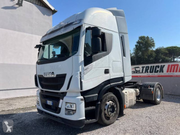 Влекач Iveco Stralis