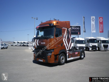 Влекач Renault T-High