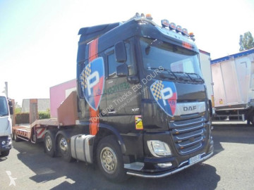 Влекач извънгабаритен товар DAF