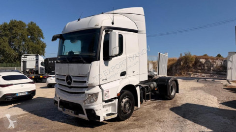 Cabeza tractora Mercedes