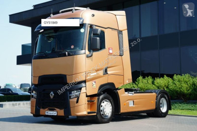 Влекач Renault T 520
