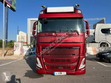 جرار Volvo