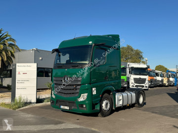 Cabeza tractora Mercedes