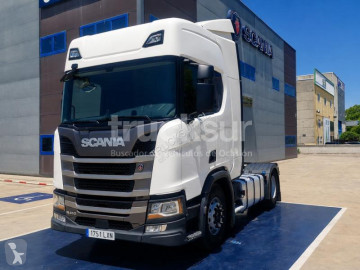 Влекач Scania