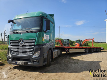Mercedes tractor unit