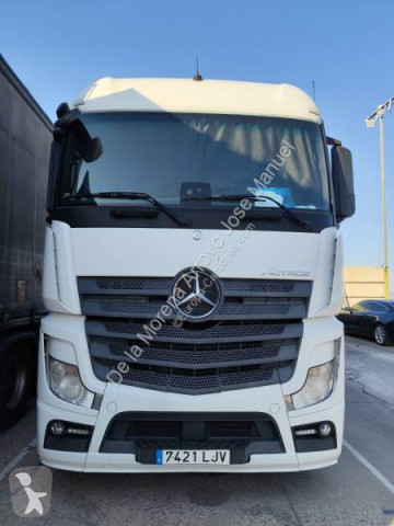 Mercedes tractor unit