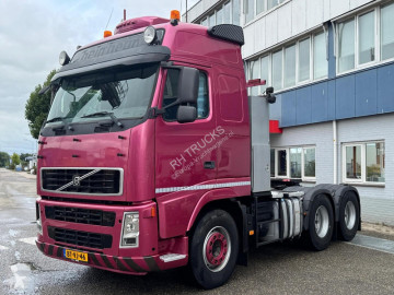 Влекач Volvo
