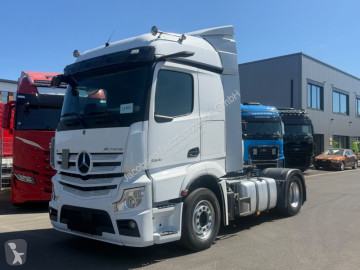 Mercedes tractor unit
