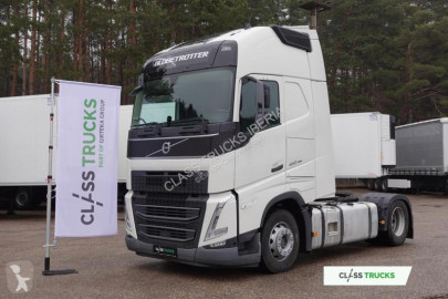 جرار Volvo