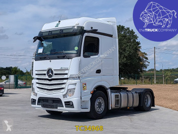 Mercedes tractor unit
