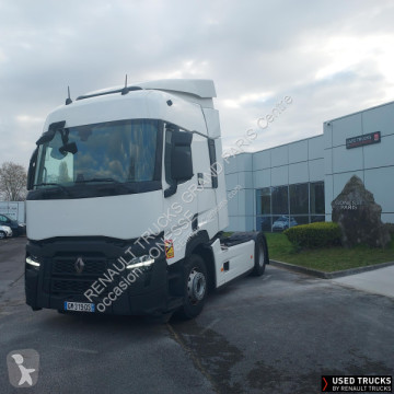 Влекач Renault