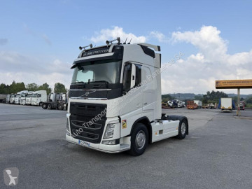 جرار Volvo
