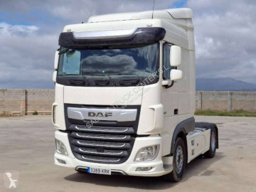 Влекач DAF
