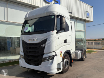 Tracteur Iveco