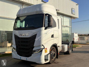 Cabeza tractora Iveco