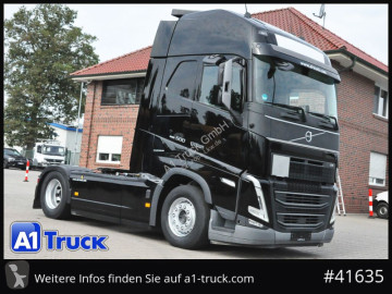 Влекач Volvo