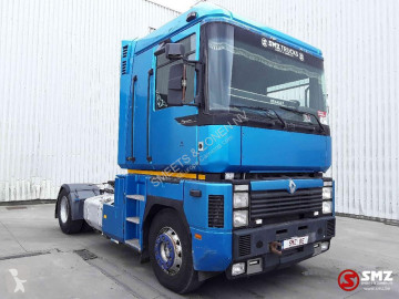 RenaultMagnum