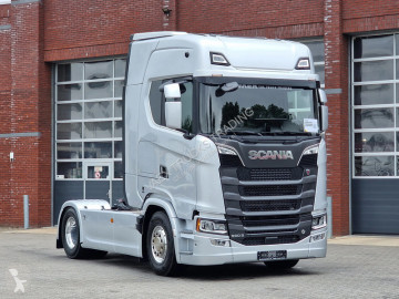 جرار Scania جديد