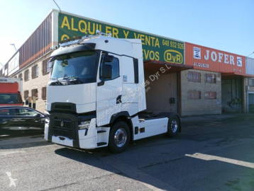 جرار Renault جديد