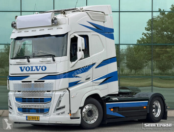 جرار Volvo