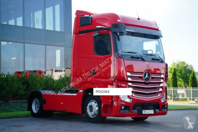 Cabeza tractora Mercedes Actros 1845