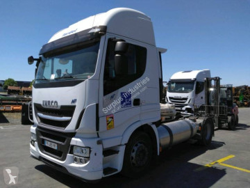 Tahač Iveco