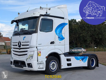 Mercedes tractor unit