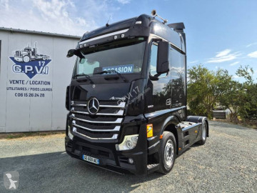 Tracteur Mercedes Actros 1853