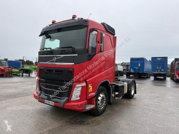 Cabeza tractora Volvo