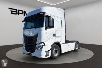 Cabeza tractora Iveco