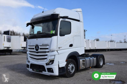 Cabeza tractora Mercedes