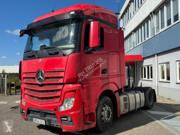 Cabeza tractora Mercedes