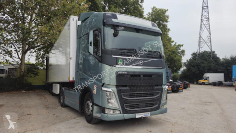Cabeza tractora Volvo