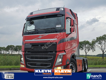 Cabeza tractora Volvo