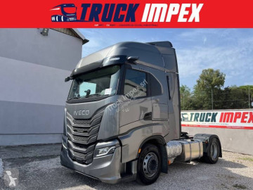 Cabeza tractora Iveco nueva