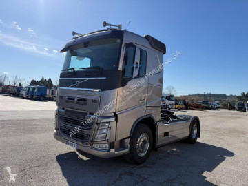 Cabeza tractora Volvo